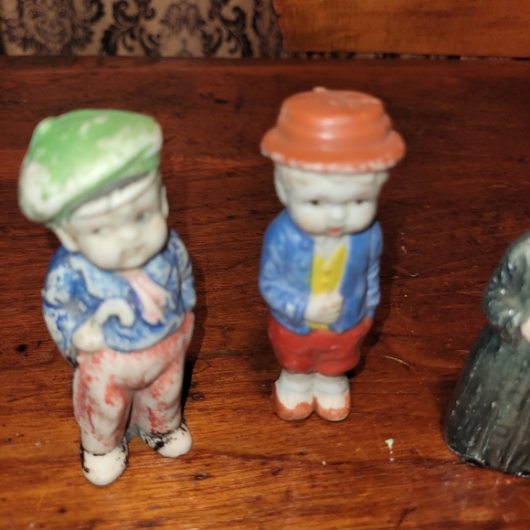 Vintage set of Mini Ceramic People - Picture 3 of 7